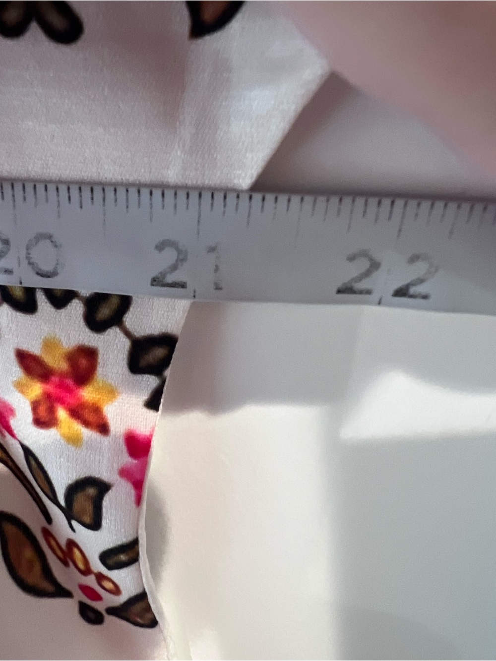 Floral Print V-Neck Blouse Size Large - Picture 15 of 15